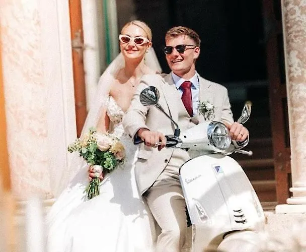 Lakeside Apartment *